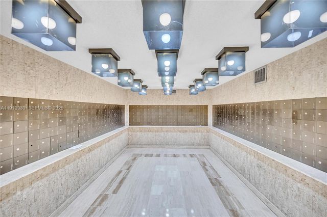 4101 Pine Tree Dr 1112, Miami Beach, FL 33140