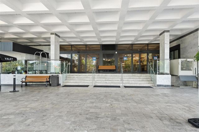 4101 Pine Tree Dr 1112, Miami Beach, FL 33140