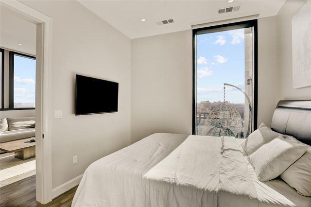 1211 Caroline Street 1804, Houston, TX 77002