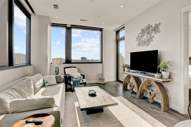 1211 Caroline Street 1804, Houston, TX 77002