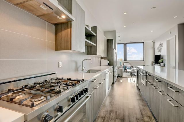 1211 Caroline Street 1804, Houston, TX 77002