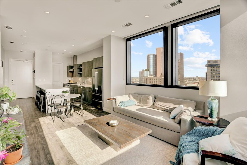 1211 Caroline Street 1804, Houston, TX 77002