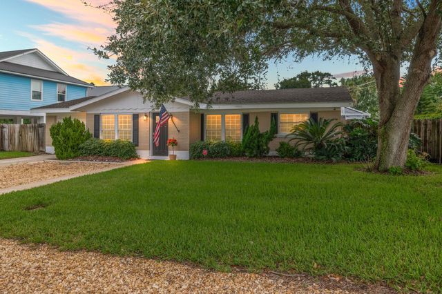 5454 2Nd St, St Augustine, FL 32080