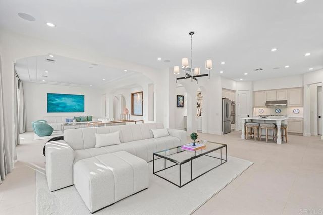 1052 Mountain Ash Ave, Chula Vista, CA 91914