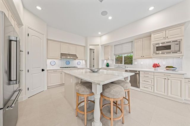 1052 Mountain Ash Ave, Chula Vista, CA 91914
