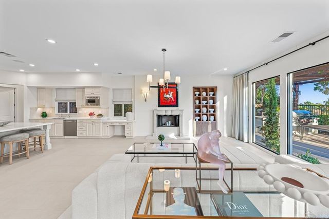 1052 Mountain Ash Ave, Chula Vista, CA 91914