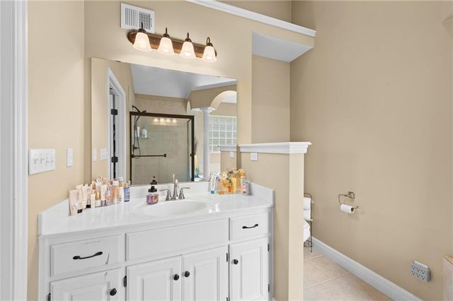 7205 E 165th Street, Belton, MO 64012