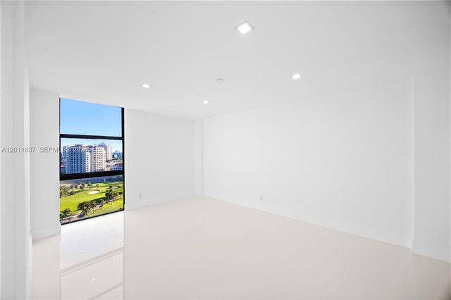 20379 W Country Club Dr 1938, Aventura, FL 33180