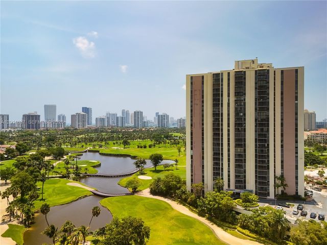 20379 W Country Club Dr 1938, Aventura, FL 33180