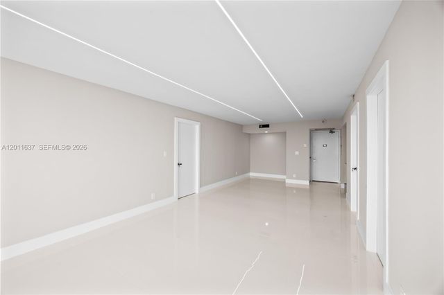 20379 W Country Club Dr 1938, Aventura, FL 33180