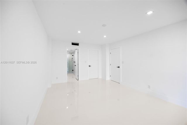 20379 W Country Club Dr 1938, Aventura, FL 33180