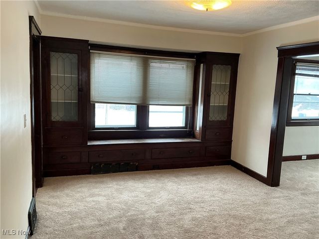 4270 Valley Road, Cleveland, OH 44109