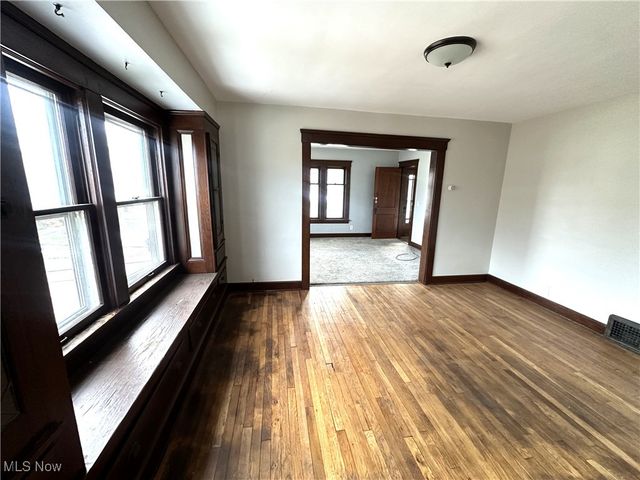 4270 Valley Road, Cleveland, OH 44109