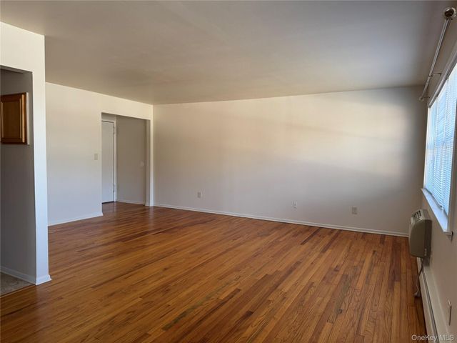 229 N Middletown Road G, Pearl River, NY 10965