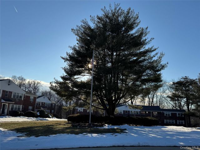 229 N Middletown Road G, Pearl River, NY 10965