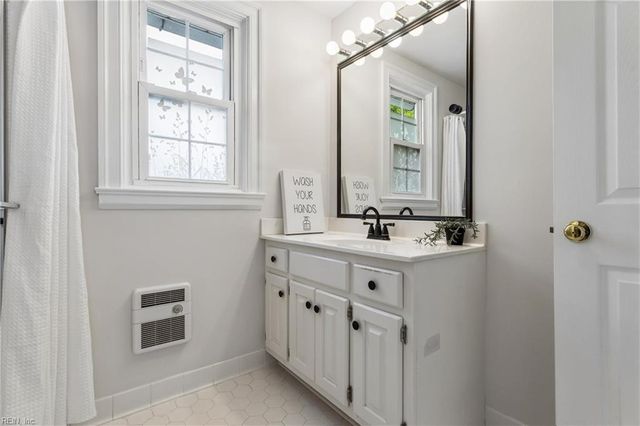 60 Main ST, Newport News, VA 23601