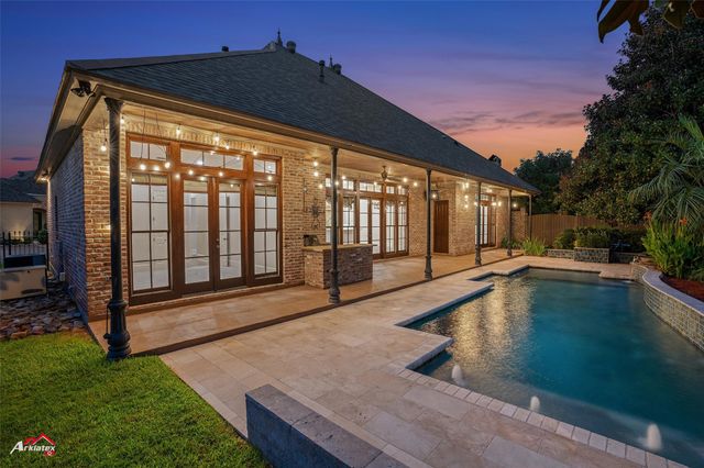 105 Calais Court, Bossier City, LA 71111