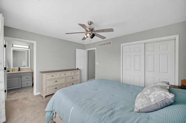 5015 71st Street, Urbandale, IA 50322