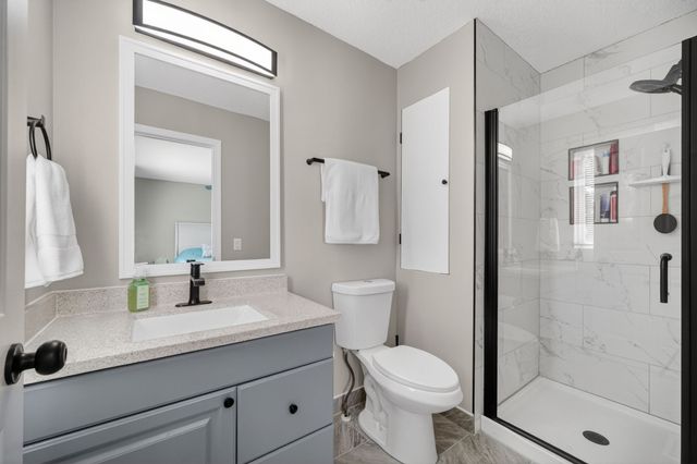 5015 71st Street, Urbandale, IA 50322