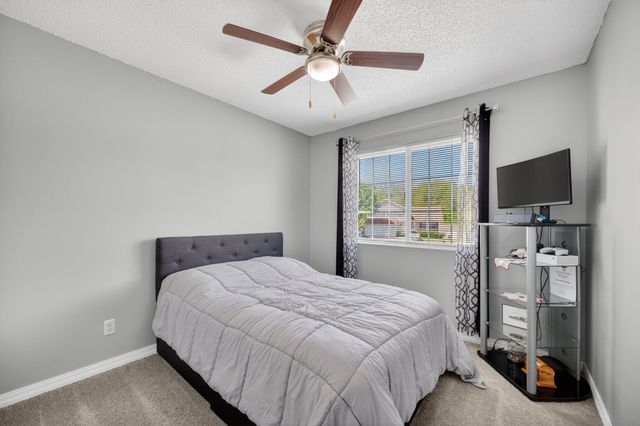 5015 71st Street, Urbandale, IA 50322