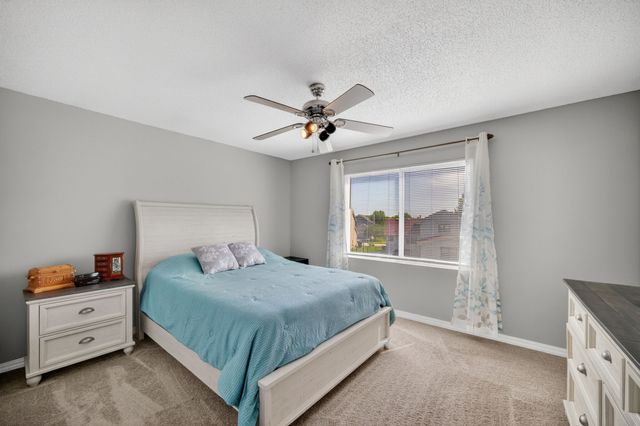 5015 71st Street, Urbandale, IA 50322
