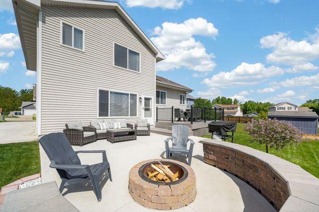5015 71st Street, Urbandale, IA 50322