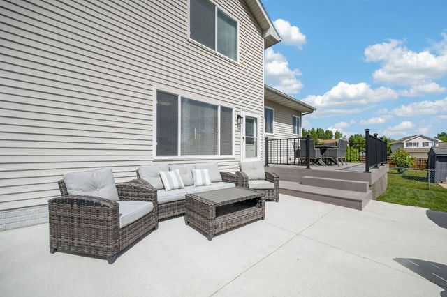 5015 71st Street, Urbandale, IA 50322