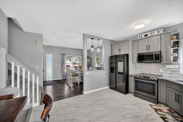 5015 71st Street, Urbandale, IA 50322