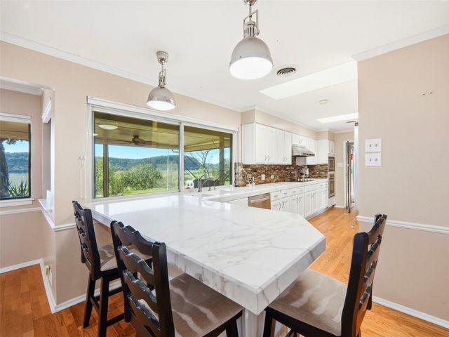 159 Thornton LN, Lakehills, TX 78063