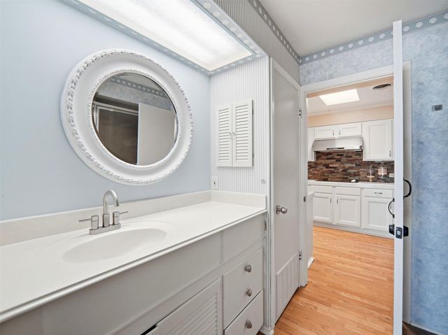 159 Thornton LN, Lakehills, TX 78063