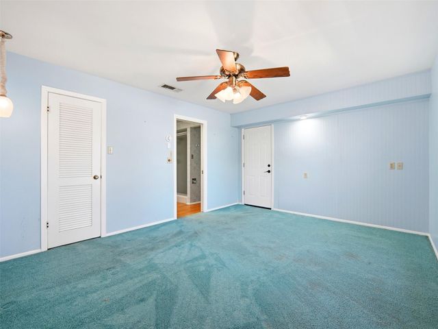 159 Thornton LN, Lakehills, TX 78063