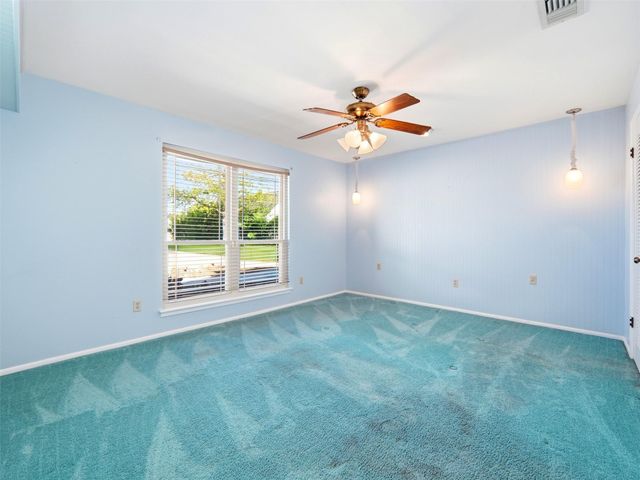 159 Thornton LN, Lakehills, TX 78063