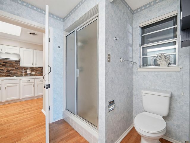 159 Thornton LN, Lakehills, TX 78063