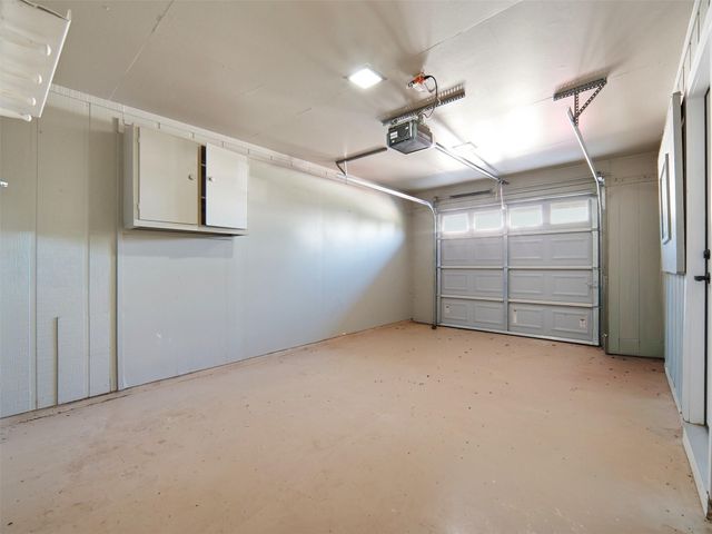 159 Thornton LN, Lakehills, TX 78063