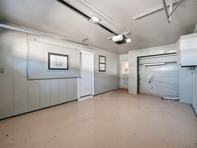 159 Thornton LN, Lakehills, TX 78063