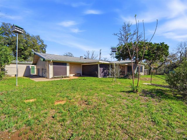 159 Thornton LN, Lakehills, TX 78063