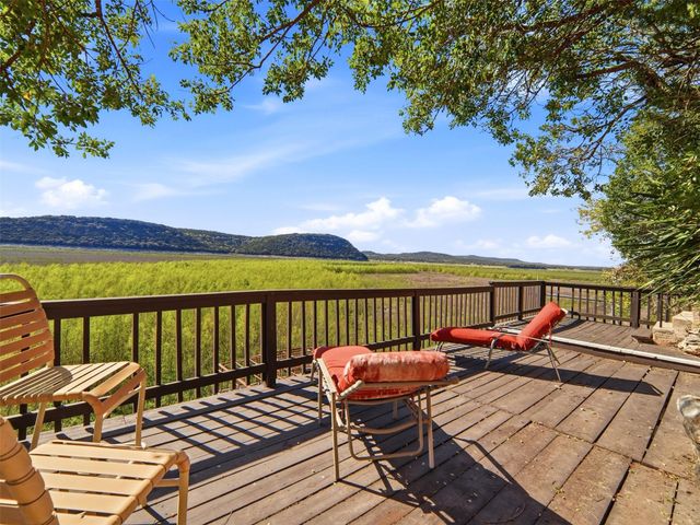 159 Thornton LN, Lakehills, TX 78063