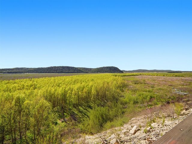 159 Thornton LN, Lakehills, TX 78063