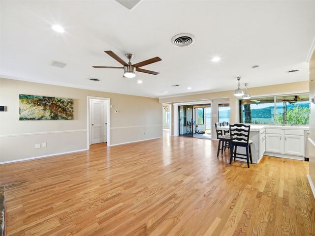 159 Thornton LN, Lakehills, TX 78063