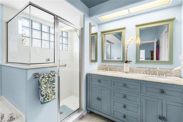 9391 Palm Island CIR, North Fort Myers, FL 33903