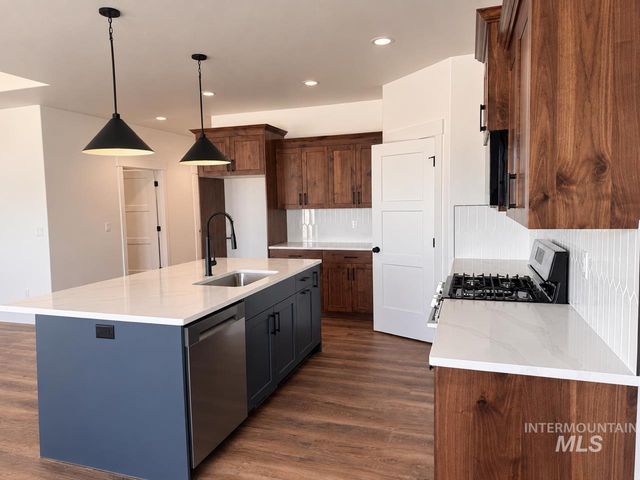 2116 Regan Street, Jerome, ID 83338