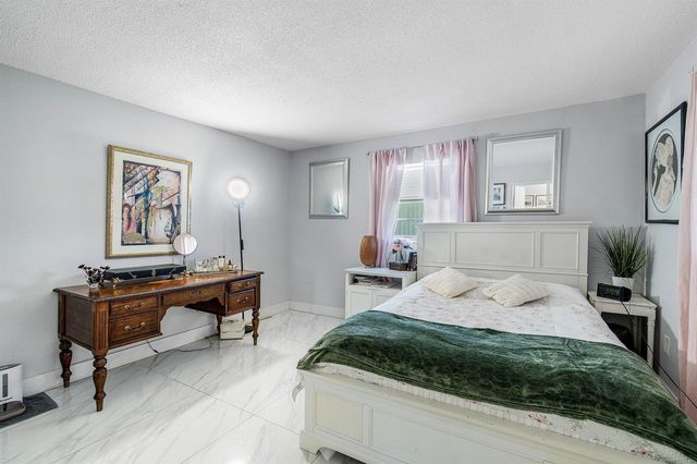 114 SW 8th Court, Boynton Beach, FL 33426