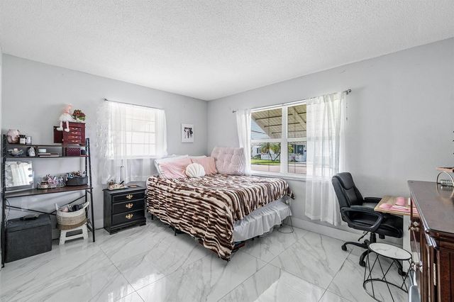 114 SW 8th Court, Boynton Beach, FL 33426