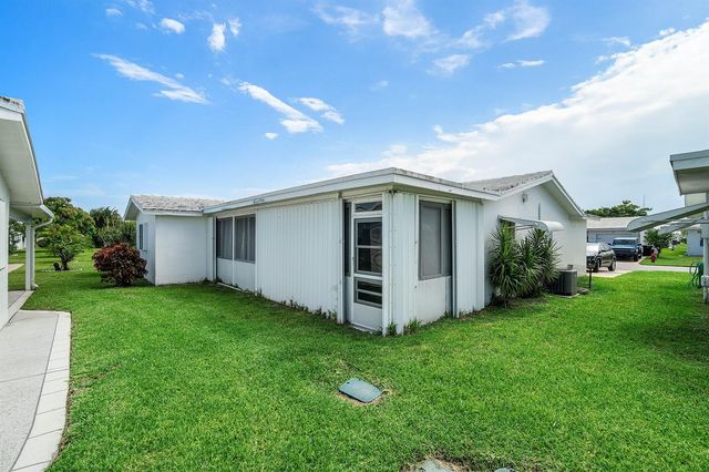 114 SW 8th Court, Boynton Beach, FL 33426