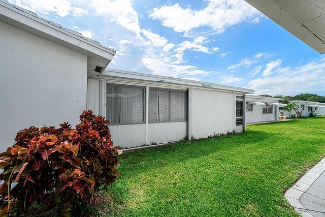 114 SW 8th Court, Boynton Beach, FL 33426