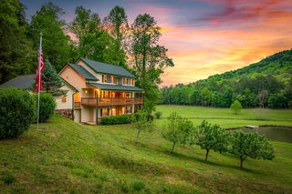 270 Ausburn Road, Blue Ridge, GA 30513