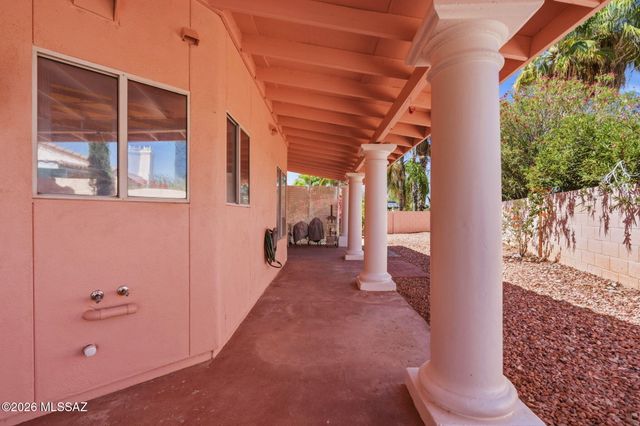 9845 N Meadow Flower Place, Tucson, AZ 85742