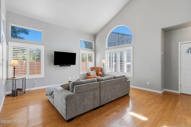9845 N Meadow Flower Place, Tucson, AZ 85742