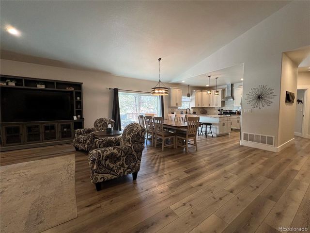 348 Duesouth Rd, Florissant, CO 80816