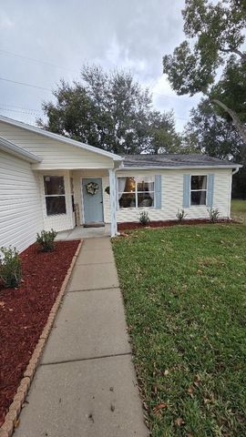 307 SANTA CLARA CIRCLE, Lady Lake, FL 32159